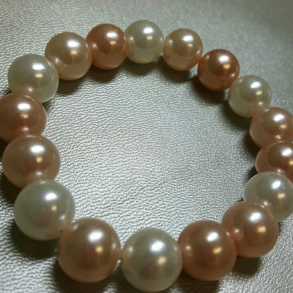 Jewelry - Blush Pink Gold & White Pearl Stretch Bracelet